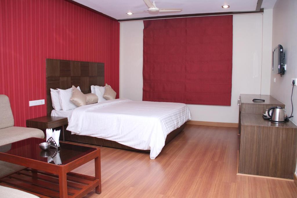 Urvasi Residency Hotel Hyderabad Room photo